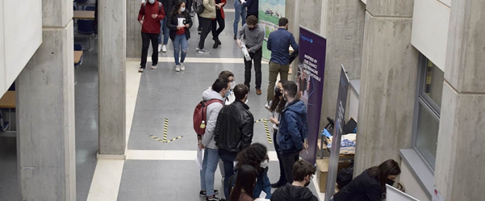 Pasillos universidad